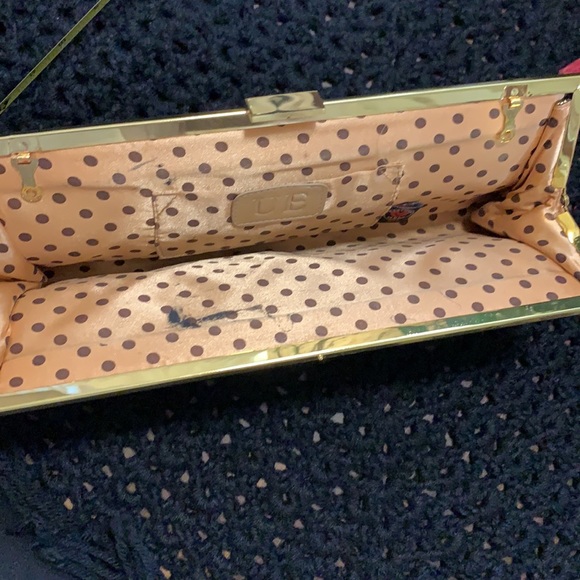 Classy Glamorous Golden Textured Evening Bag Fashion Clutch HU Certified Vegan - Picture 3 of 16